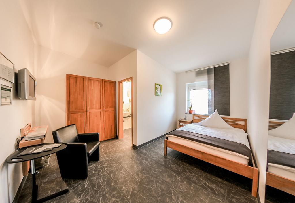 Inwest Hotel Garni Crailsheim Bilik gambar