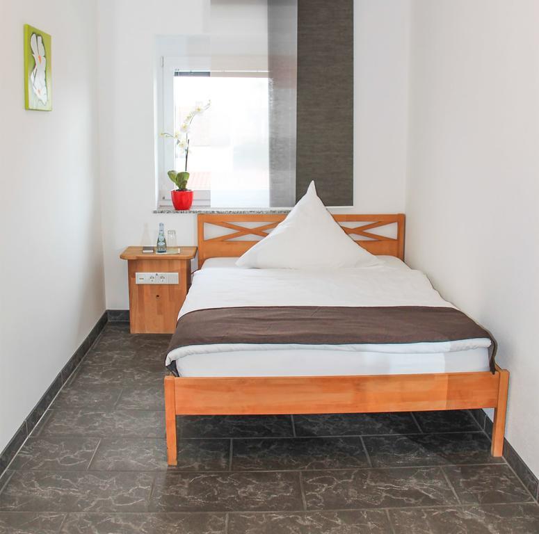 Inwest Hotel Garni Crailsheim Bilik gambar